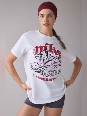 NWT Nike Sportswear Cherub Basketball Short Sleeve Boyfriend Tee
